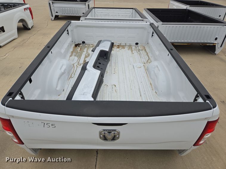 image for item EL5564 Pickup truck bed