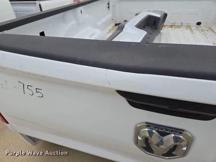 image for item EL5564 Pickup truck bed