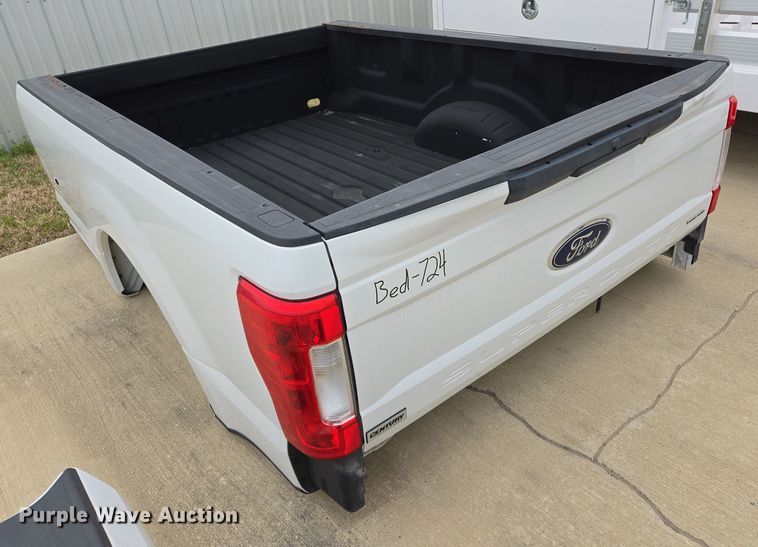 image for item EL5566 Pickup truck bed