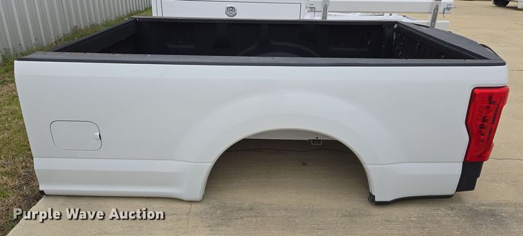image for item EL5566 Pickup truck bed