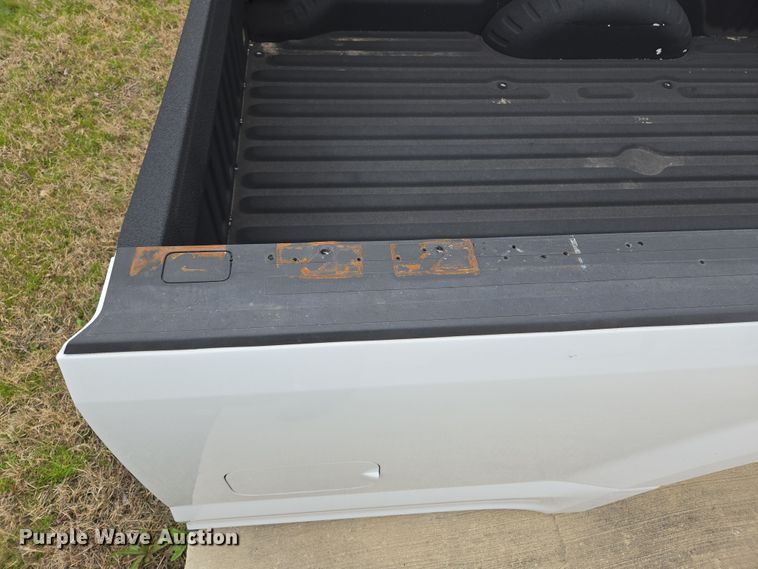 image for item EL5566 Pickup truck bed