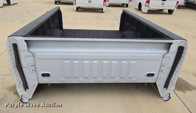 image for item EL5567 Pickup truck bed