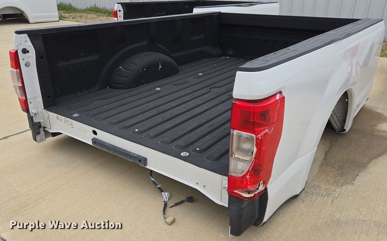 image for item EL5567 Pickup truck bed