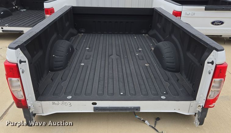 image for item EL5567 Pickup truck bed