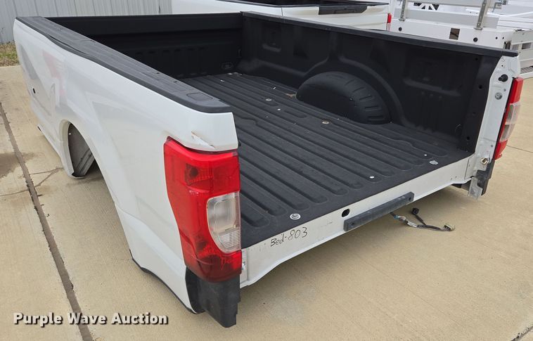 image for item EL5567 Pickup truck bed