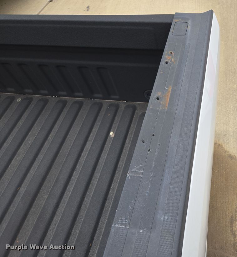 image for item EL5567 Pickup truck bed