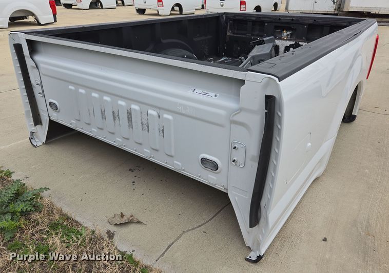 image for item EL5569 Pickup truck bed