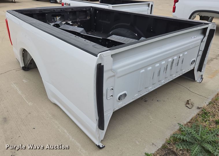 image for item EL5569 Pickup truck bed