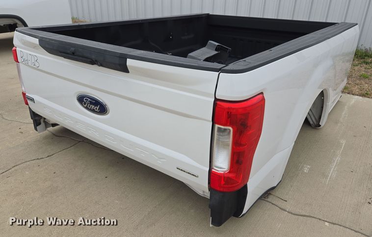 image for item EL5569 Pickup truck bed