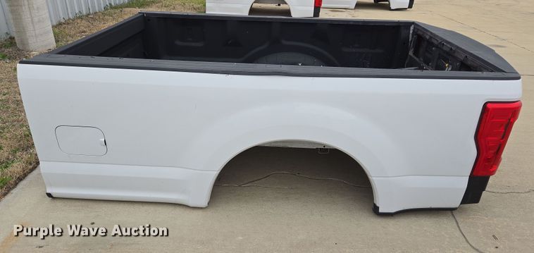 image for item EL5569 Pickup truck bed