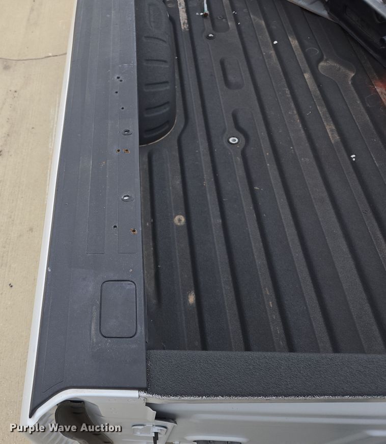 image for item EL5569 Pickup truck bed