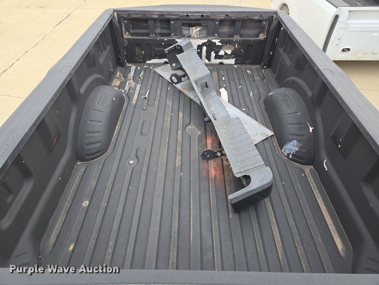image for item EL5569 Pickup truck bed