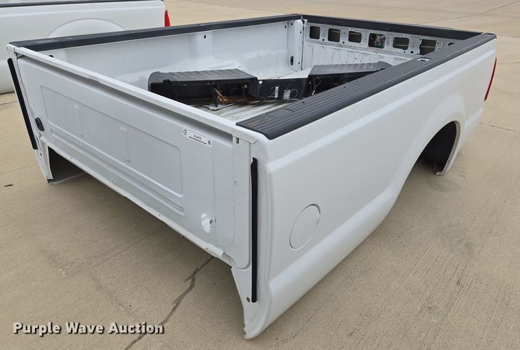 image for item EL5572 Pickup truck bed