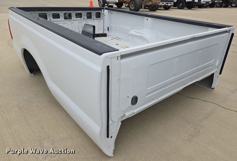 image for item EL5572 Pickup truck bed