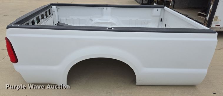 image for item EL5572 Pickup truck bed