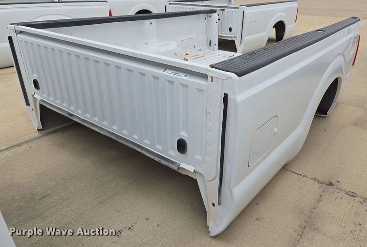 image for item EL5573 Pickup truck bed