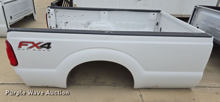 image for item EL5573 Pickup truck bed