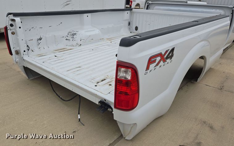 image for item EL5573 Pickup truck bed