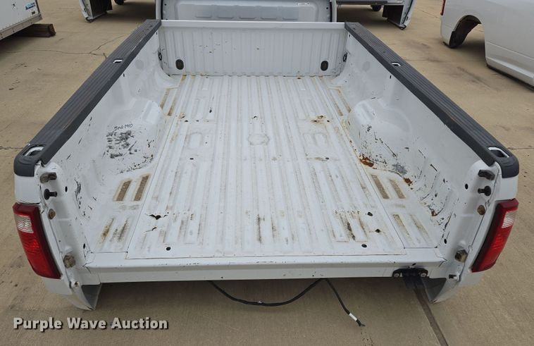 image for item EL5573 Pickup truck bed