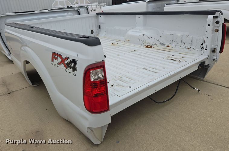 image for item EL5573 Pickup truck bed
