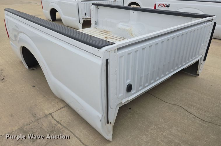 image for item EL5574 Pickup truck bed