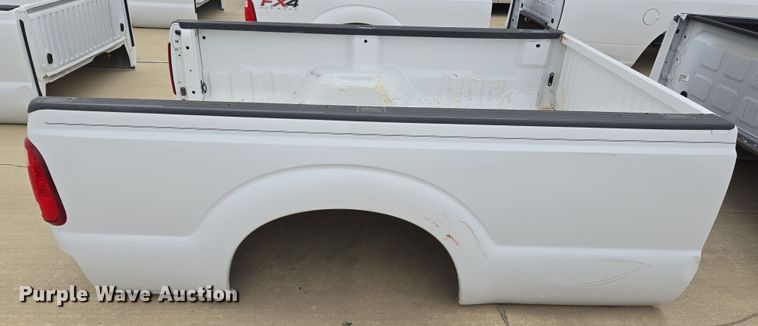 image for item EL5574 Pickup truck bed