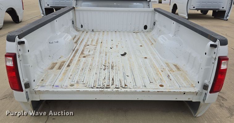 image for item EL5574 Pickup truck bed