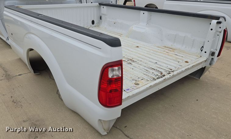 image for item EL5574 Pickup truck bed
