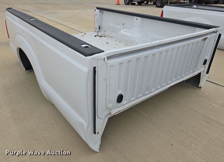 image for item EL5575 Pickup truck bed