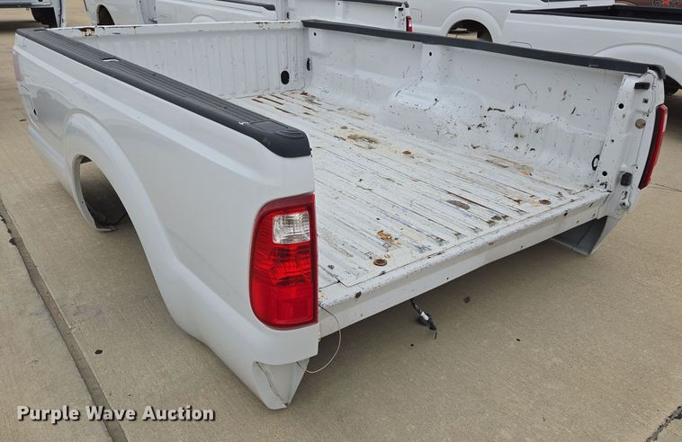 image for item EL5575 Pickup truck bed