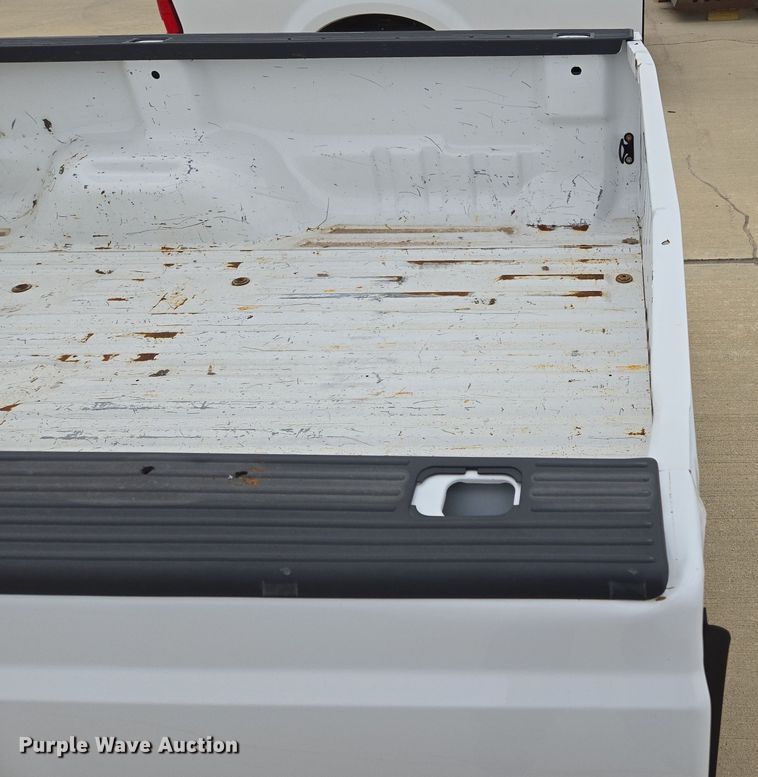 image for item EL5575 Pickup truck bed