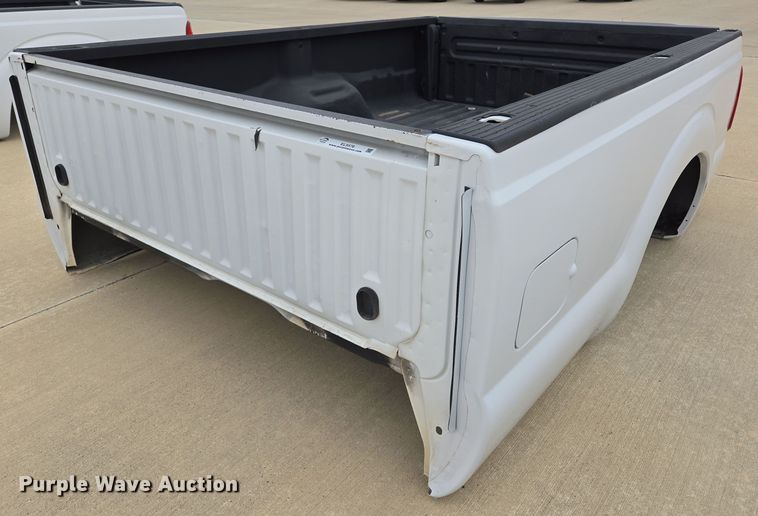 image for item EL5576 Pickup truck bed
