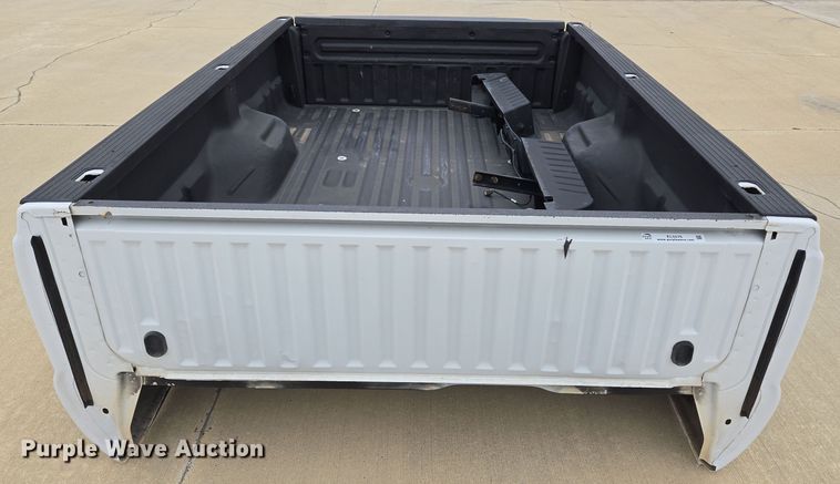 image for item EL5576 Pickup truck bed