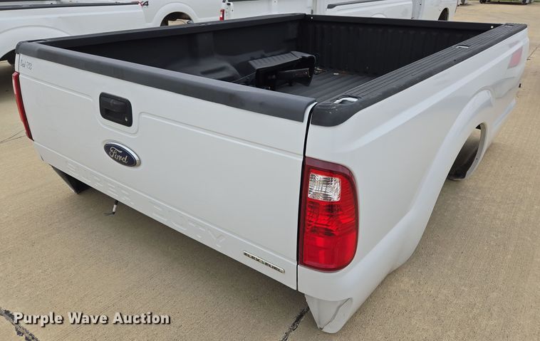 image for item EL5576 Pickup truck bed