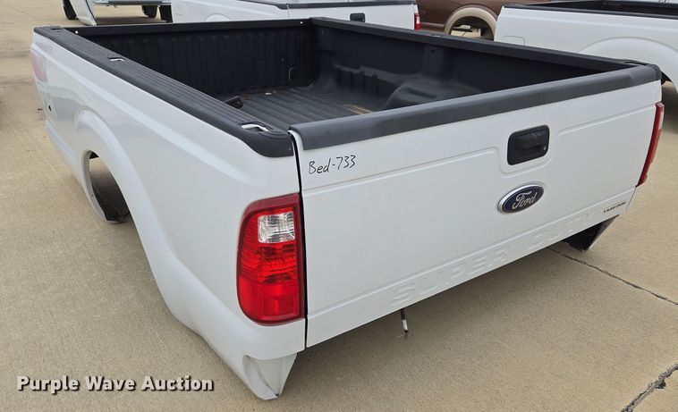 image for item EL5576 Pickup truck bed