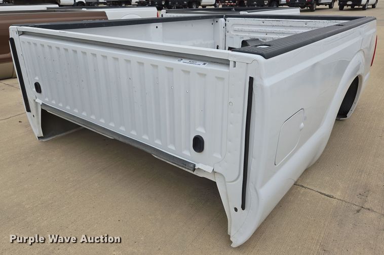 image for item EL5577 Pickup truck bed