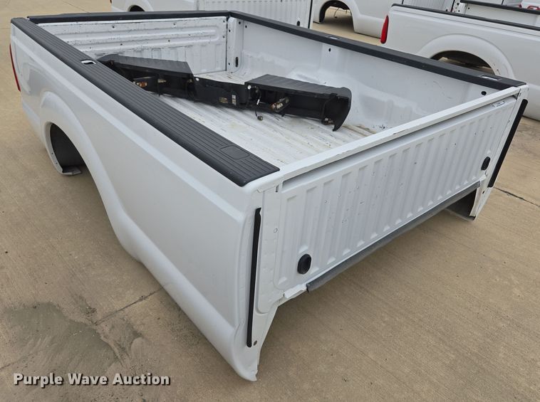 image for item EL5577 Pickup truck bed