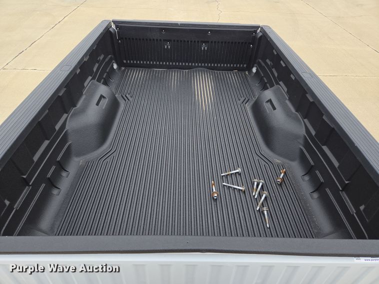 image for item EL5578 Pickup truck bed