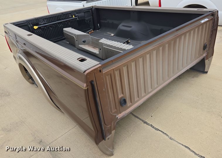 image for item EL5579 Pickup truck bed