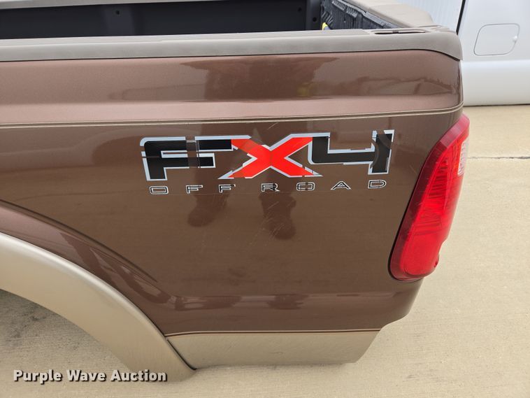 image for item EL5579 Pickup truck bed