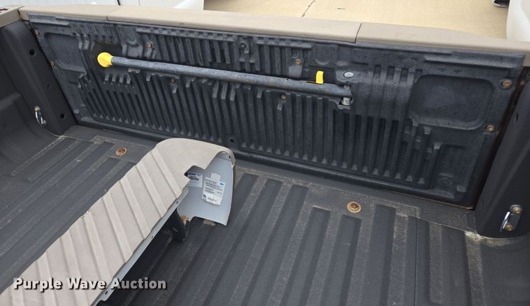 image for item EL5579 Pickup truck bed