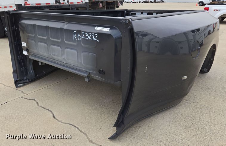 image for item EL5586 Pickup truck bed