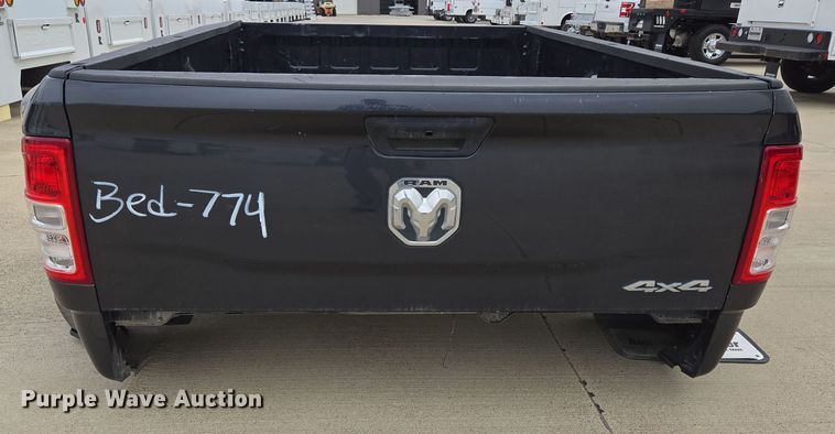 image for item EL5586 Pickup truck bed