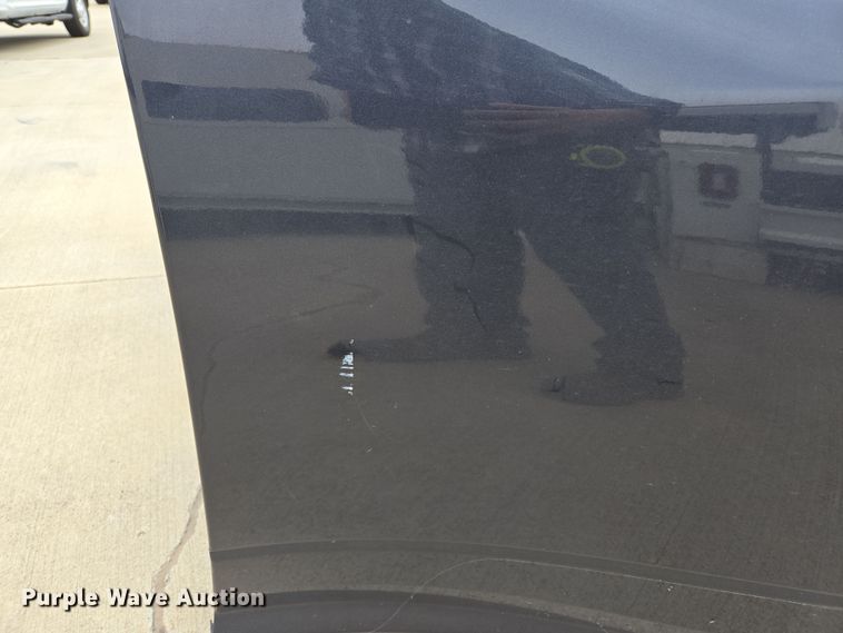 image for item EL5586 Pickup truck bed