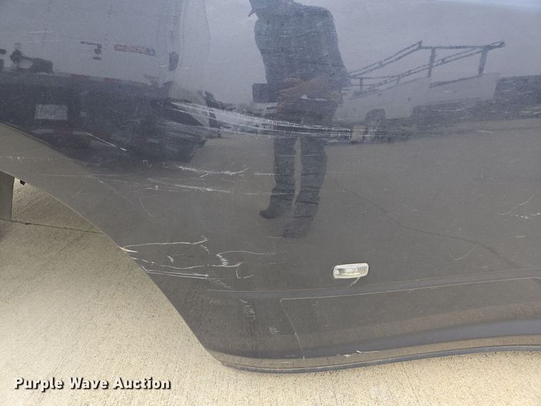 image for item EL5586 Pickup truck bed