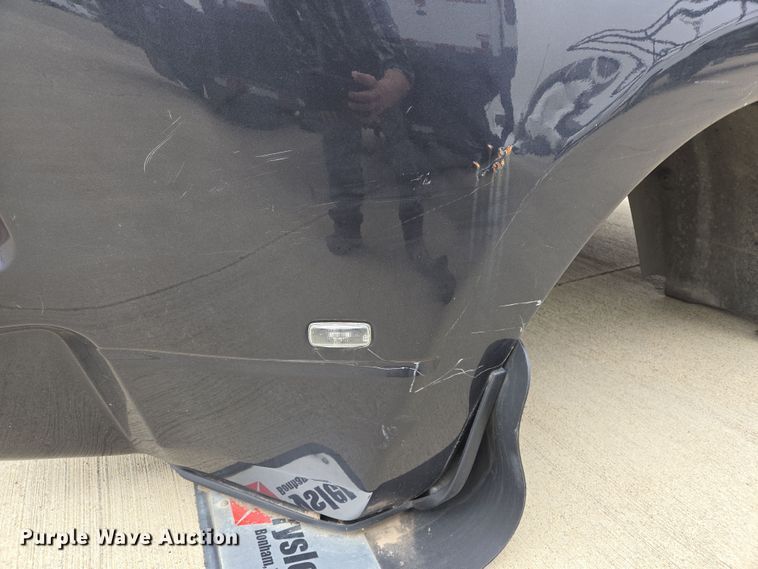 image for item EL5586 Pickup truck bed