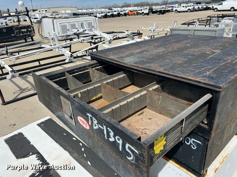 image for item EL5609 (8) toolboxes