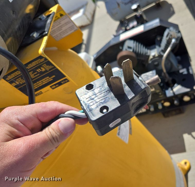 image for item EL5620 (4) air compressors