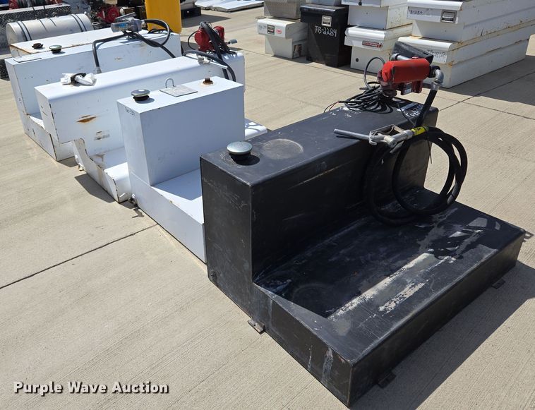 image for item EL5621 (10) auxiliary fuel tanks