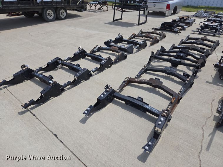 image for item EL5643 (17) receiver hitches